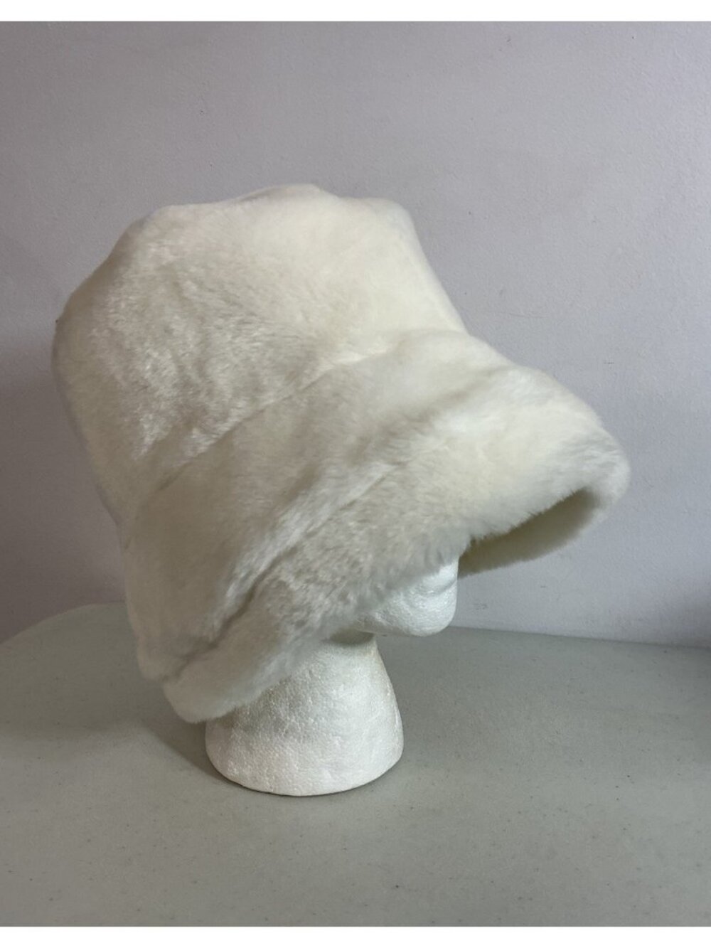 White Teddy Faux Fur Bucket Hat Après Ski Womens One Size